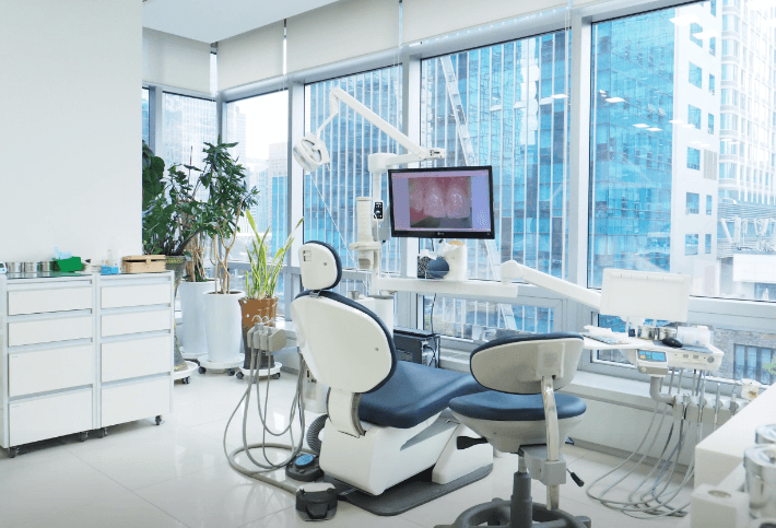 종로구 와룡동 임플란트 치과