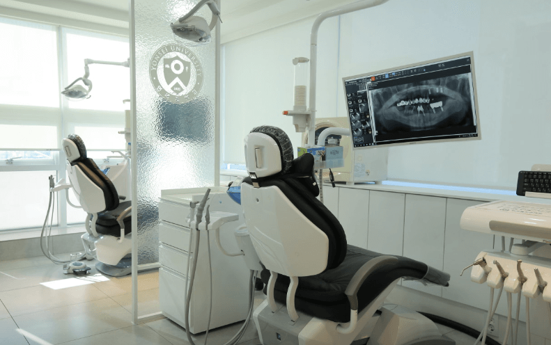 덕천역 임플란트 치과