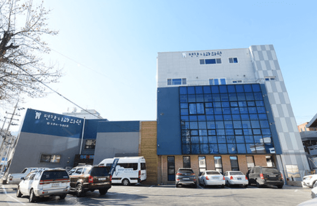 신흥역 임플란트 치과